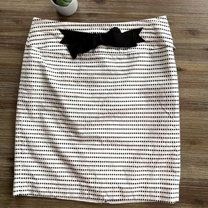 ◾️Black & White Loft Pencil Skirt◾️